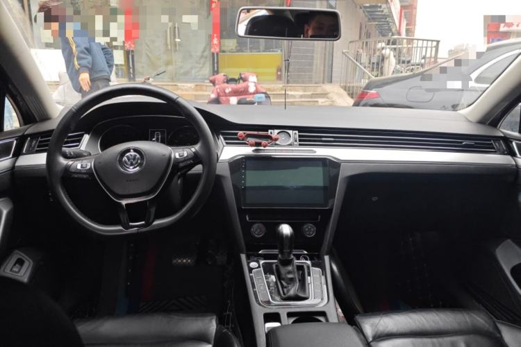 Used Volkswagen Magotan 2017 330TSI DSG Leading Model
