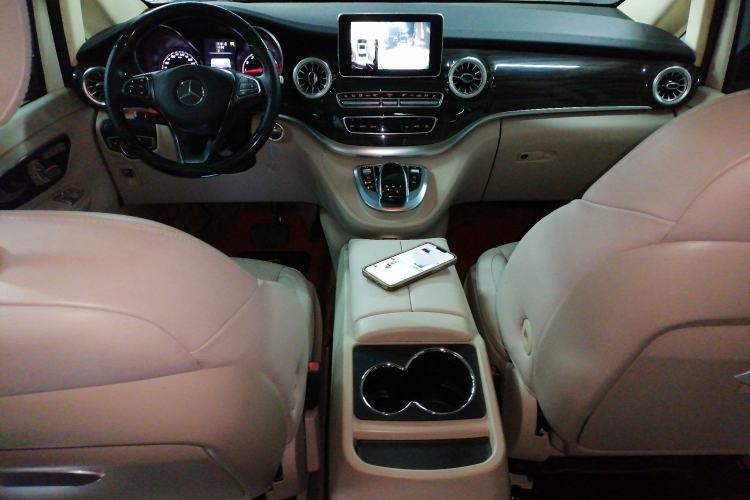 Used Mercedes-Benz V-Class 2017 V 260 Avantgarde Edition
