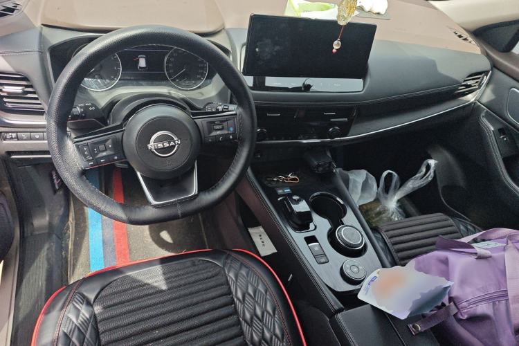 Used Nissan X-Trail 2023 e-POWER Ultra-Hybrid Dual-Motor All-Wheel-Drive Luxury Edition Center Console