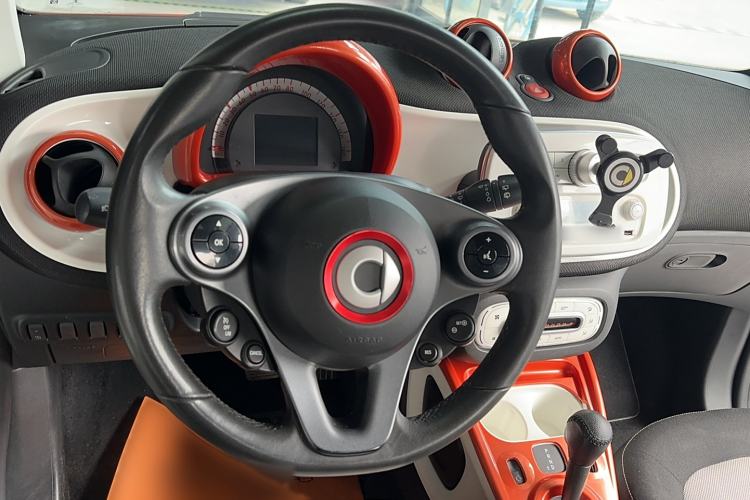 Used smart fortwo 2015 1.0L 52 kW Hardtop Passion Edition