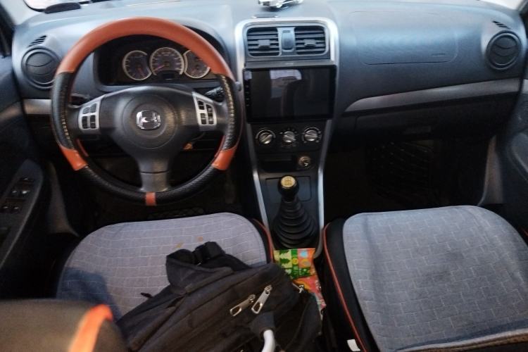 Used Suzuki Wagon R X5 2013 Cruise Edition 1.4L VVT Luxury Model China IV Standard Center Console