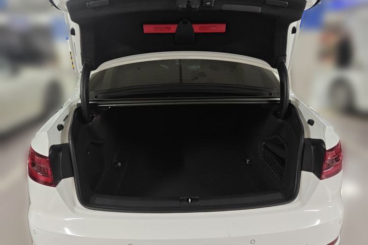 Used Audi A4L 2019 40 TFSI Ambition China VI Trunk
