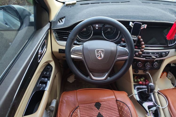 Used Baojun 730 2016 1.5L Manual Comfort Version 7 Seats China V Emission Standard