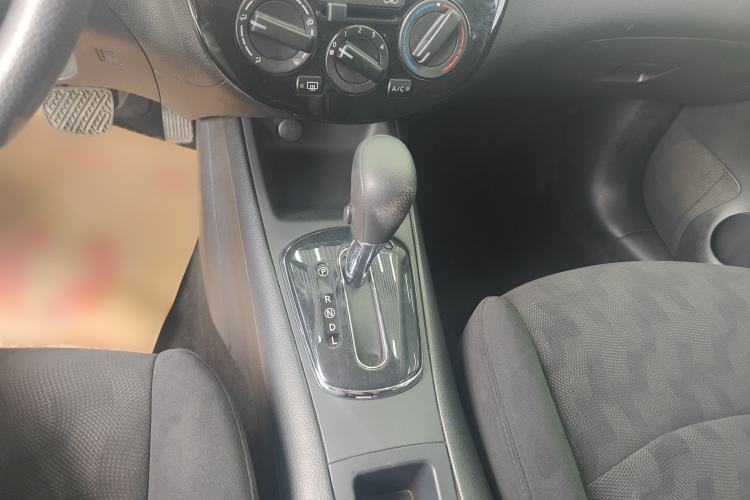 Used Nissan Tiida 2014 1.6L CVT Comfort Model Interior 3