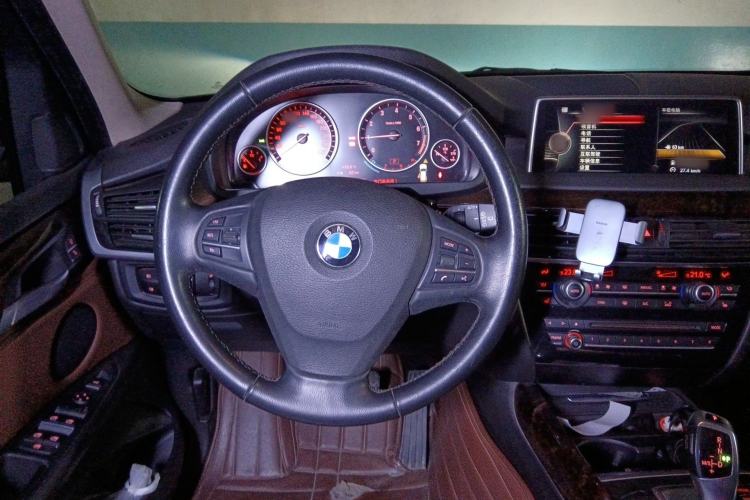 Used BMW X5 2014 xDrive35i Elegant Edition Steering Wheel
