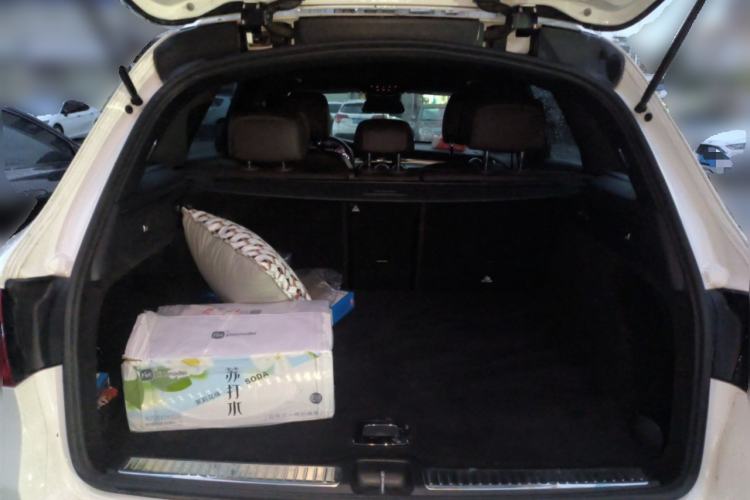 Used Mercedes-Benz GLC 2018 Facelift GLC 260 4MATIC Luxury Edition
