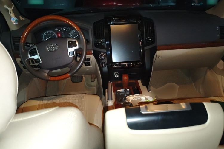 Used Toyota Land Cruiser  Center Console