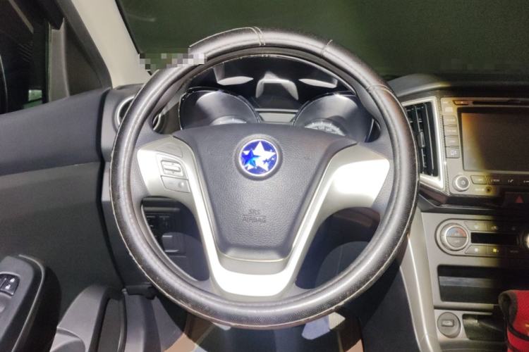 Used Venucia T70 2015 2.0L CVT Smart Edition
