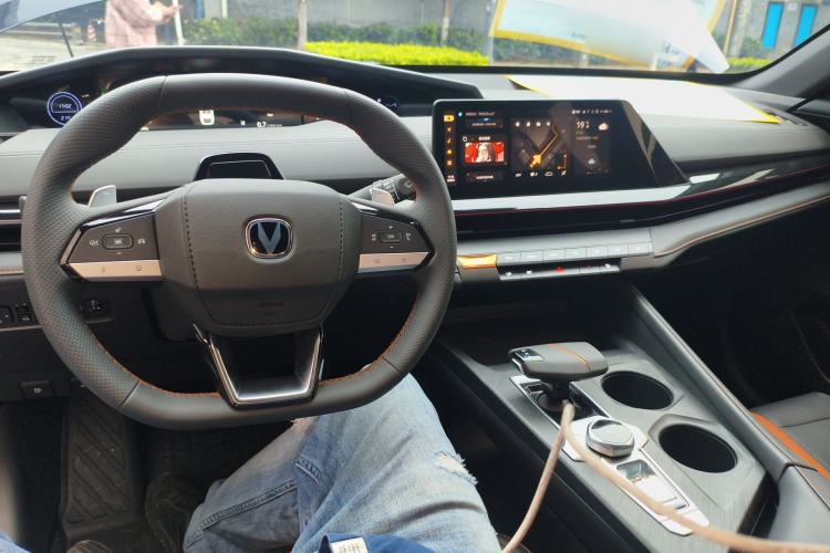 Used CHANGAN UNI-V 2024 1.5T Prestige Edition
