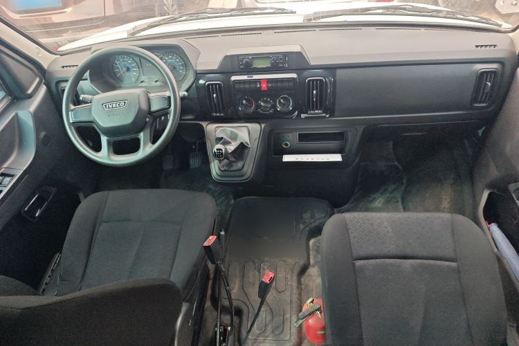 Used Iveco Daily 2023 2.5T A37M1 Long Wheelbase Mid-Height Dual-Tire Side-Sliding Doors 5–9 Seats