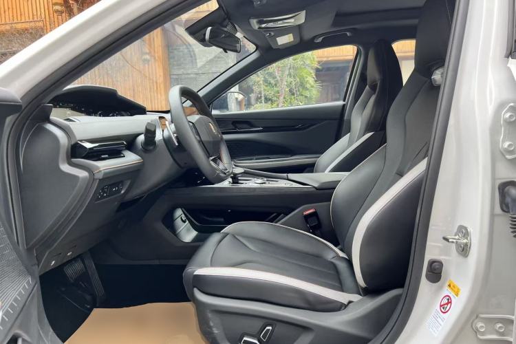 Used CHANGAN UNI-V 2023 1.5T Prestige Model
