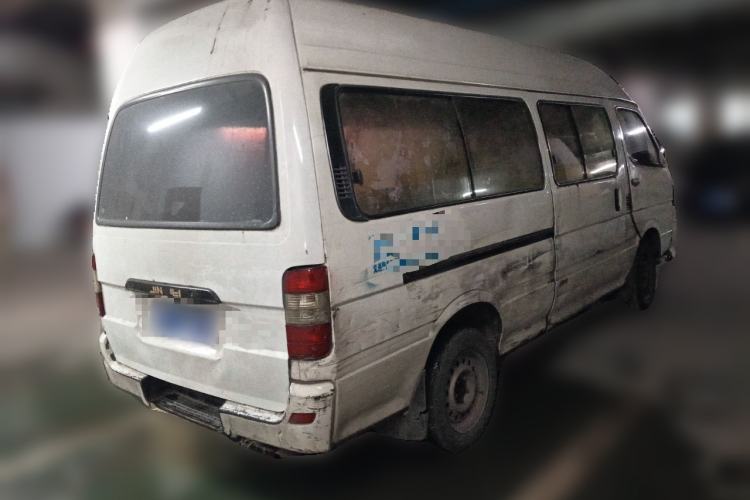 Used King Long Golden Way 2014 2.5T Yuchai Chuangxiang Version YC4FB90-P40C Rear Right 45 Deg