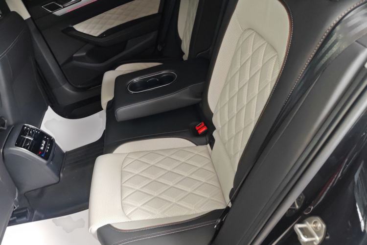 Used Volkswagen Magotan 2025 Revised Version 2 Zhongxiang Edition 330TSI DSG Luxury Trim Left Rear Seat