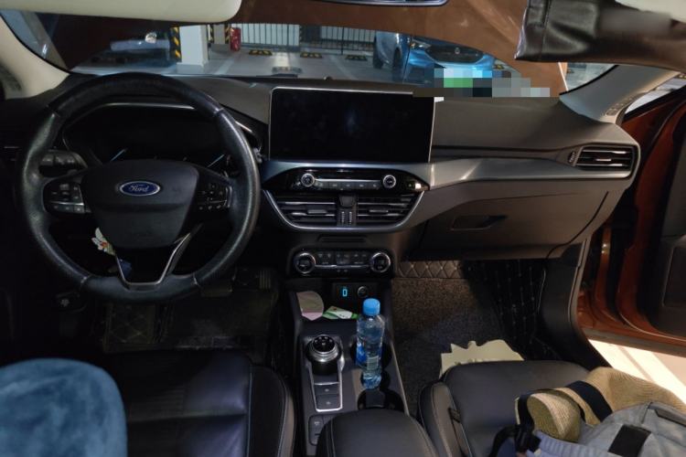 Used Ford Focus Active 2020 EcoBoost 180 Automatic Titanium Edition Center Console