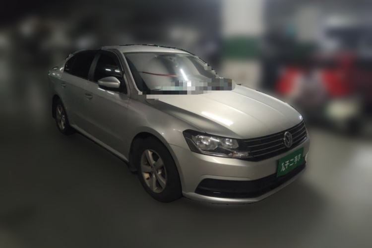 Used Volkswagen Lavida 2015 1.6L Automatic Fashion Edition Front Right 45 Deg