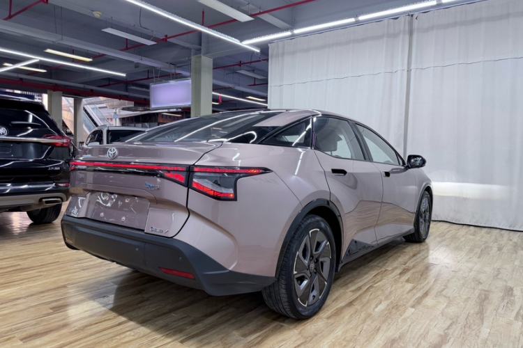 Used Toyota bZ3 2023 616 km Long-Range Premium Exterior 5