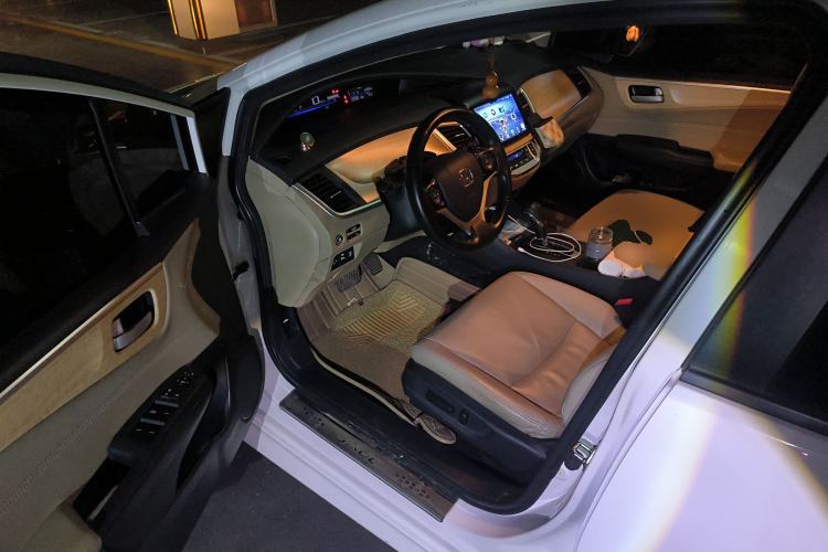 Used Honda Jade 2014 1.8L CVT Luxury Edition 5 seats
