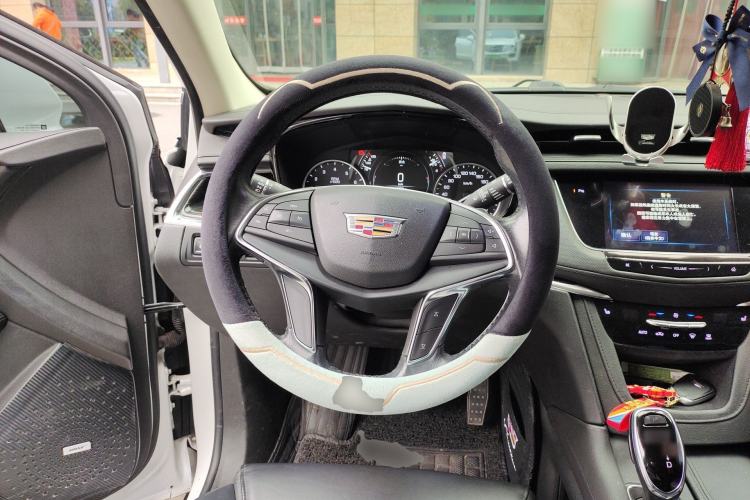 Used Cadillac XT5 2018 25T Luxury Model
