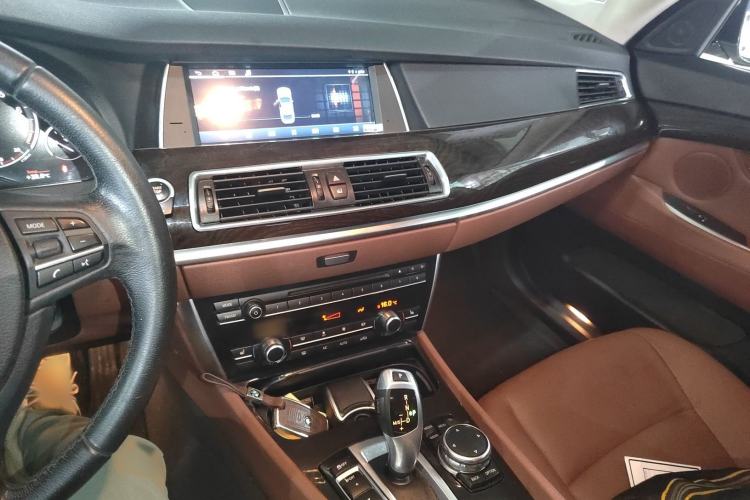 Used BMW 5 Series GT 2015 528i Leading Model Audio And AC Panel