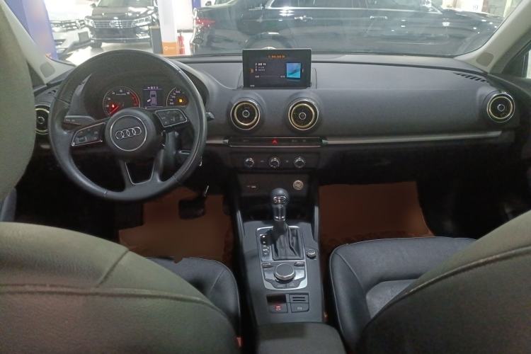 Used Audi A3 2019 Sportback 35 TFSI Ambition China VI Center Console