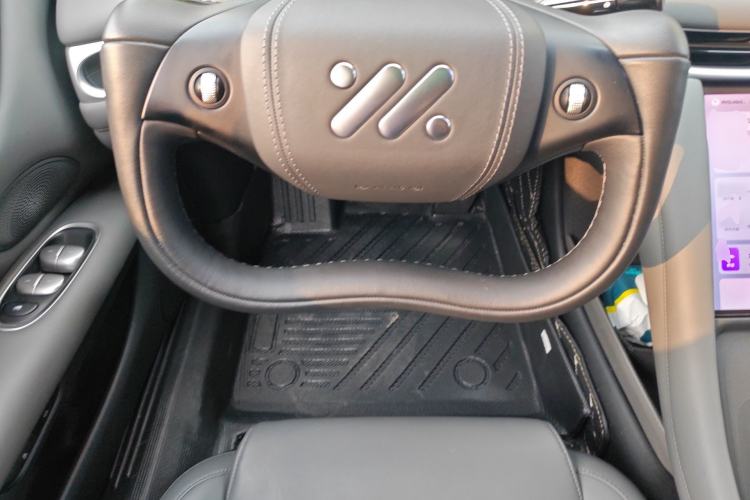 Used IM L6 2024 Max Extended-Range Version Steering Wheel
