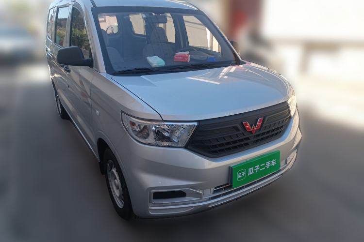 Used Wuling Hongguang V 2022 1.5L Jingqu Edition Electric-Assist LAR Front Right 45 Deg