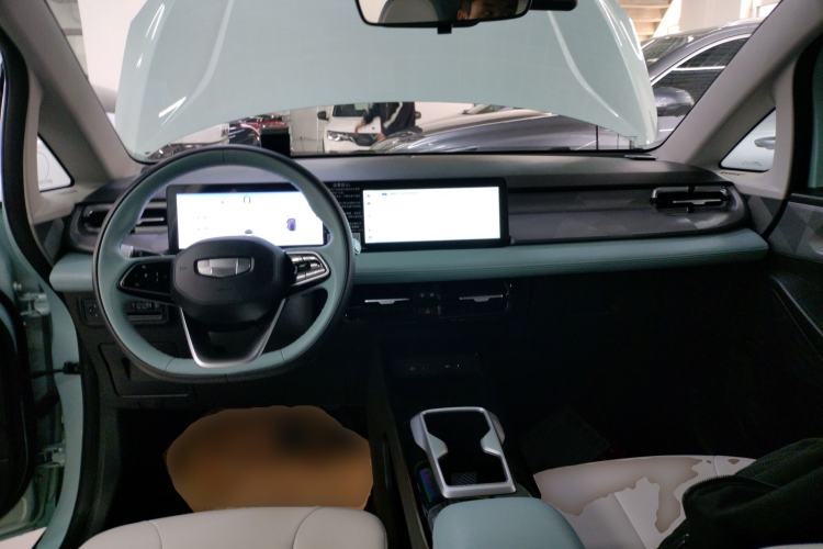 Used Geometry E Firefly 2024 401 km Fluorescent