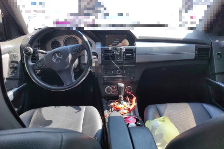 Used Mercedes-Benz GLK-Class 2011 GLK 300 4MATIC Dynamic Model Center Console