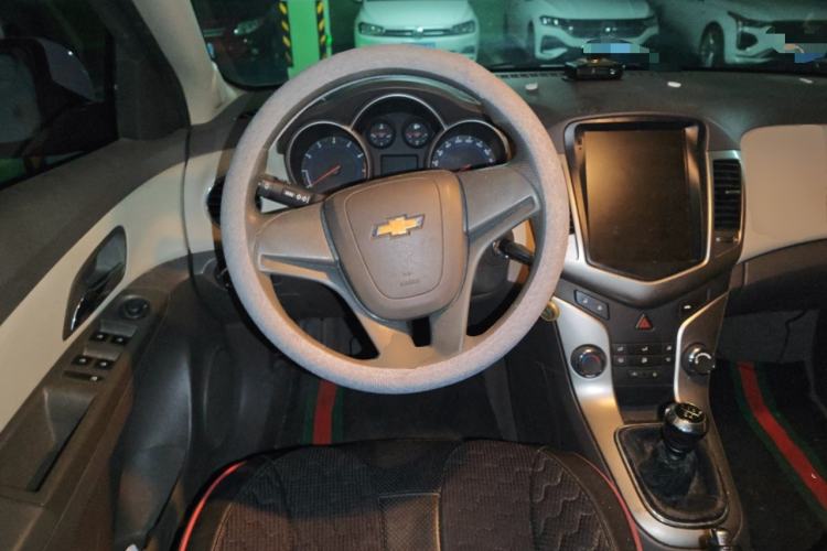 Used Chevrolet Cruze 2015 1.5L Classic SL MT Steering Wheel