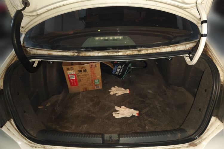 Used Volkswagen Sagitar 2012 1.6L Manual Fashion Edition Trunk