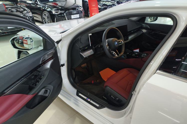 Used BMW i5 2025 eDrive 40L M Sport Package
