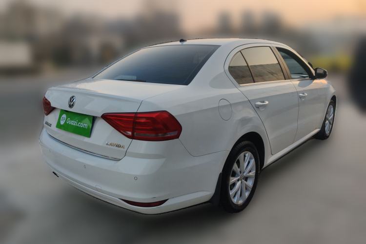 Used Volkswagen Lavida 2017 1.6L Manual Comfort Edition
