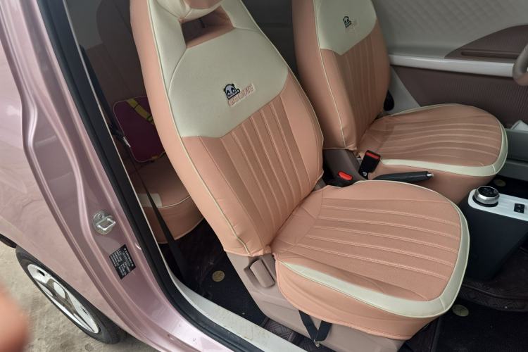 Used Geely Galaxy Panda 2025 210 km – Yuanqi Bear Right Front Seat