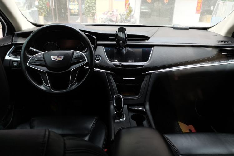 Used Cadillac XT5 2018 25T Luxury Model