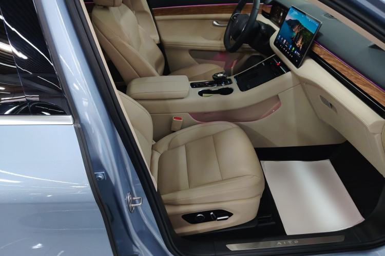 Used Hima AITO M5 2023 Pure Electric Rear-Drive Intelligent Driving Version Right Front Seat