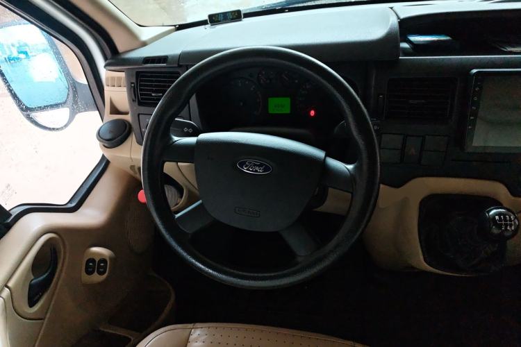 Used Ford Transit Custom 2019 2.2T Standard Version Short Wheelbase Mid-Roof 7-Seater China VI compliant Steering Wheel