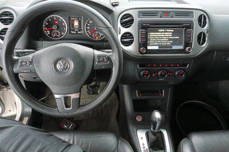 Used Volkswagen Tiguan 2016 300TSI Automatic Two-Wheel Drive Luxury Edition Center Console