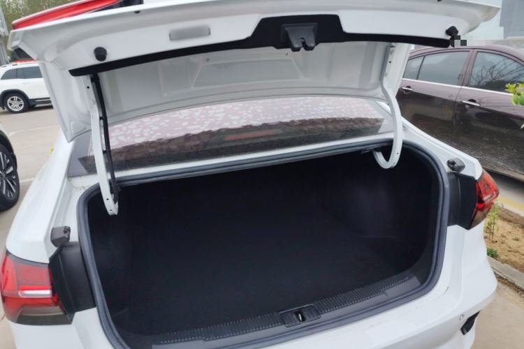 Used Roewe i5 2021 1.5L CVT Diamond Edition Trunk