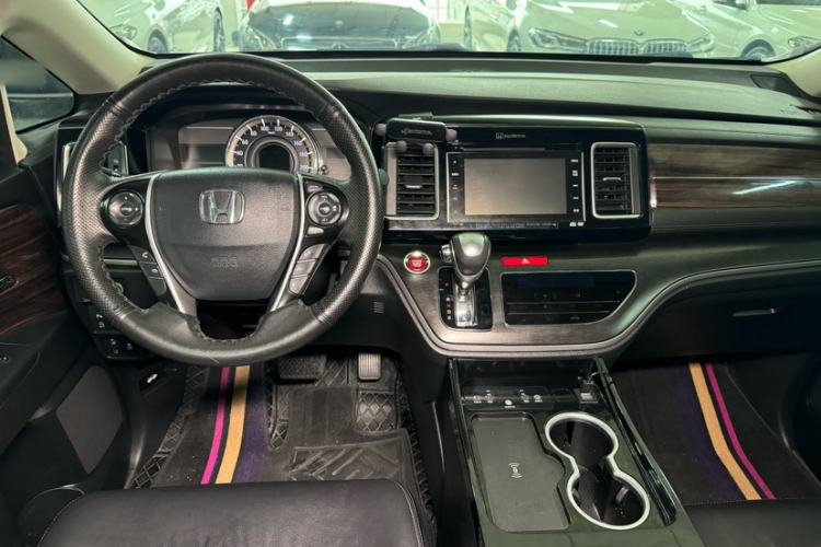 Used Honda Elysion 2016 2.4L Supreme Edition
