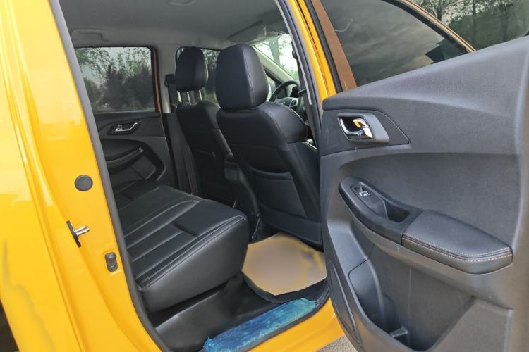 Used JMC Baodian 2023 2.5T Diesel Two-Wheel Drive Comfort Edition Flat-Base Cargo Bed Long Wheelbase JX4D25A6L Driver Seat