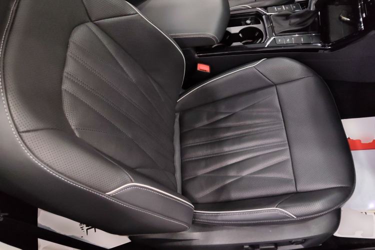 Used Volkswagen Passat 2022 330TSI Starry Luxury Edition – Exclusive Special Edition