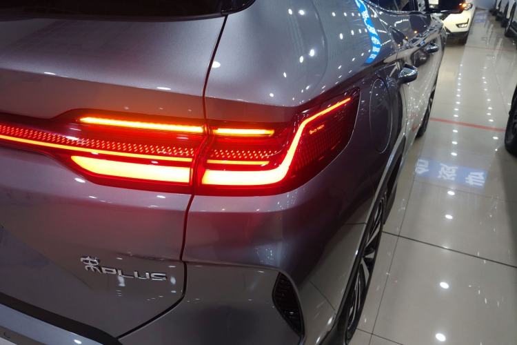 Used BYD Song PLUS New Energy 2024 HONOR Edition DM-i 71km Luxury Model Exterior 3