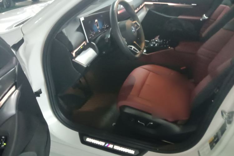 Used BMW i5 2025 eDrive 40L M Sport Package
