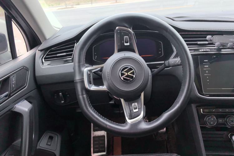 Used Volkswagen Tiguan L 2021 330TSI Automatic Two-Wheel Drive R-Line Enhanced Edition Steering Wheel