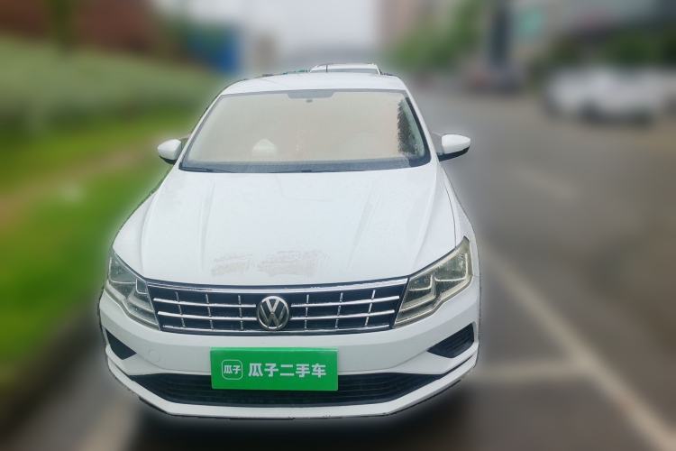 Used Volkswagen Jetta 2017 1.5L Manual Fashion Edition Front