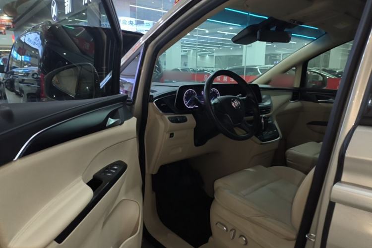 Used Buick GL8 2022 ES Landtrek 653T Luxury Edition Driver Seat