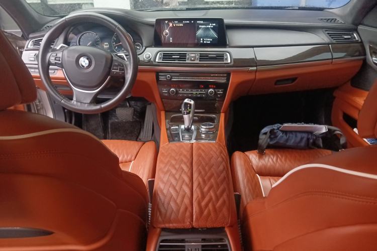 Used BMW 7 Series 2013 740Li Leading Model Center Console