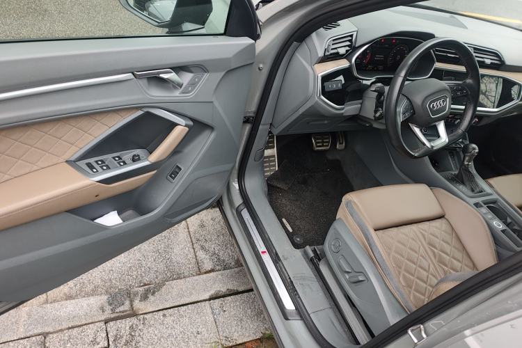 Used Audi Q3 2024 45 TFSI quattro Fashion Dynamic Edition Launch Special Edition Driver Seat