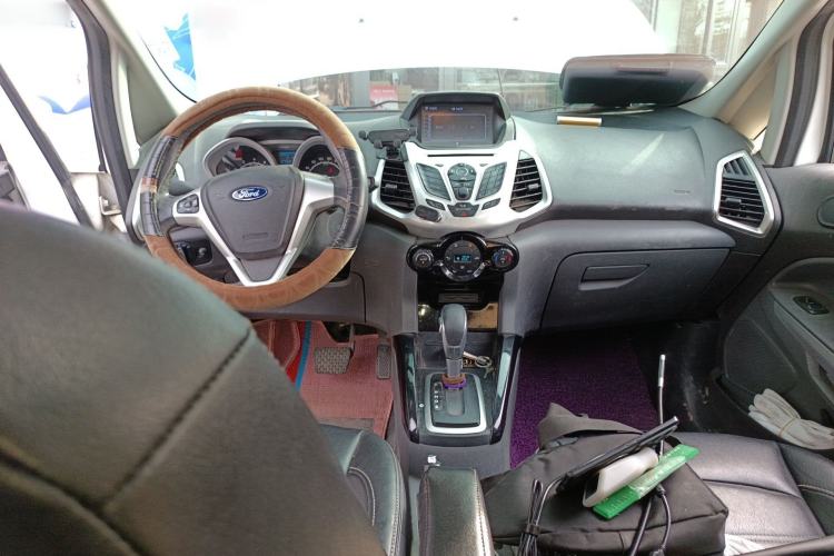 Used Ford EcoSport 2013 1.5L Automatic Prestige Model Center Console