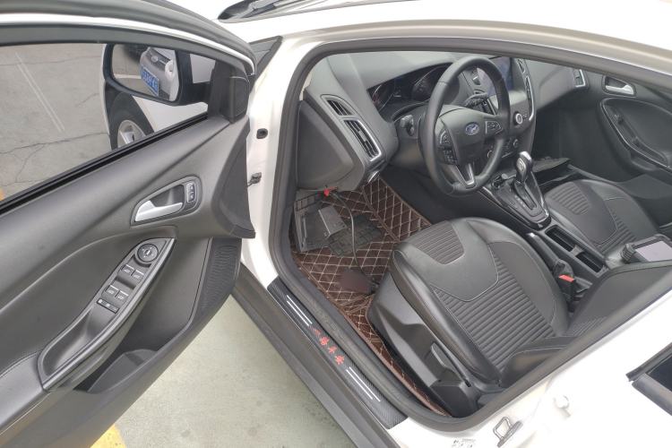 Used Ford Focus 2017 Hatchback 1.6L Automatic Fashion Edition Smart Drive Version